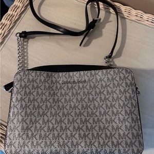 Michael Kors Crossbody Bag